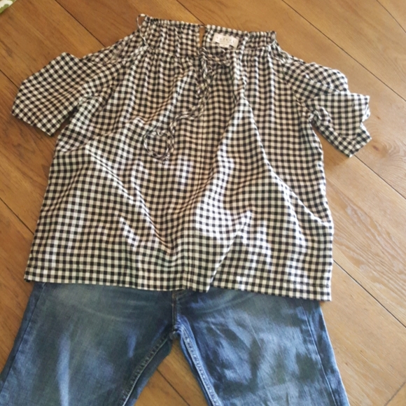 Velvet by Graham & Spencer Gingham cold shoulder - Picture 8 of 15